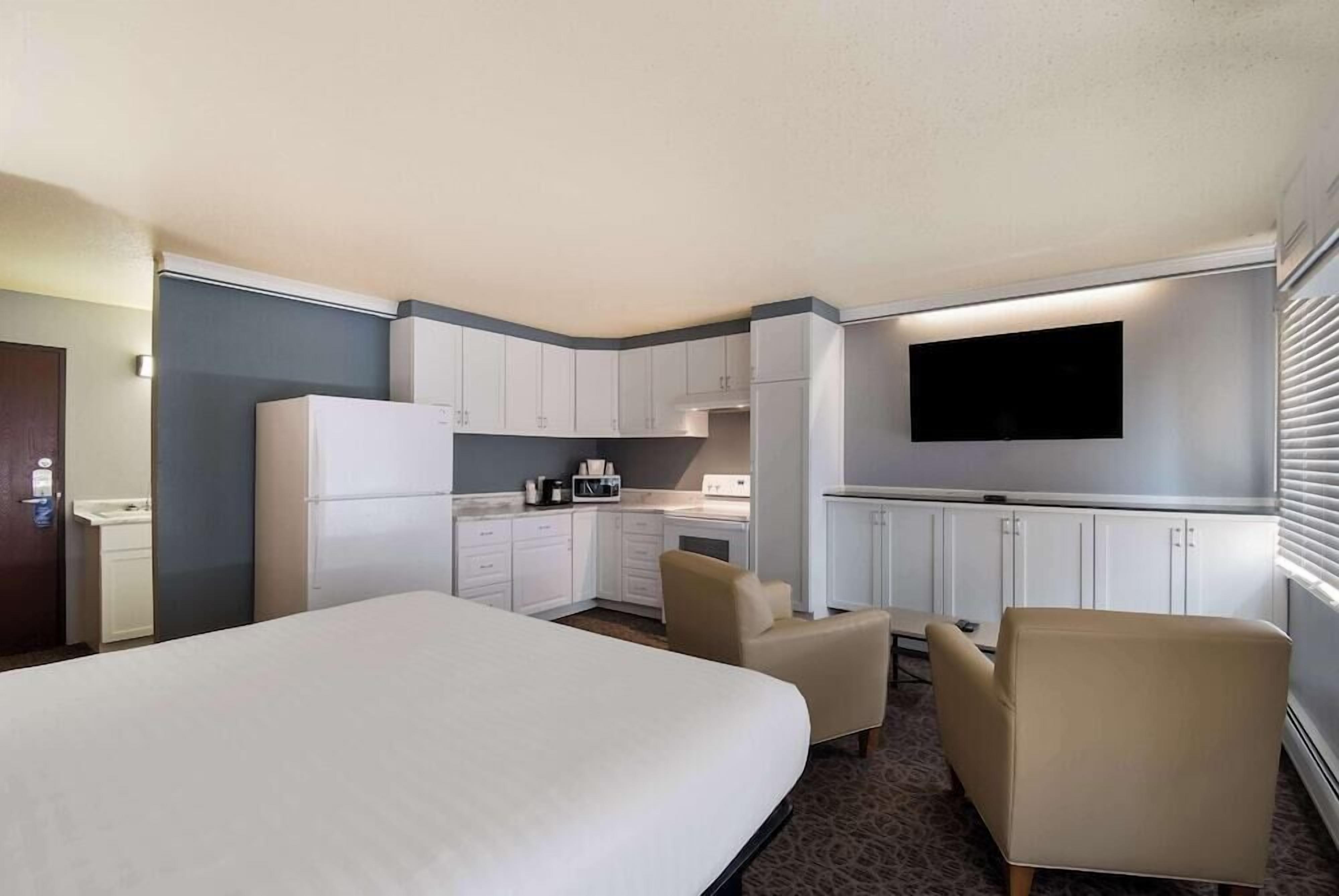 In-room safe, iron/ironing board, free WiFi, bed sheets