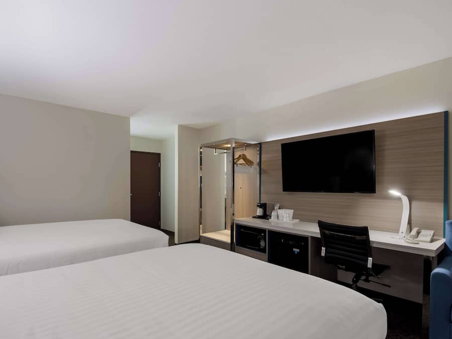 Phòng Tiêu chuẩn, 2 giường cỡ queen, không hút thuốc, tủ lạnh & lò vi sóng | Két bảo mật tại phòng, bàn ủi/dụng cụ ủi quần áo