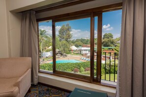 Down comforters, minibar, in-room safe, desk - Sunbird Capital Hotel (Lilongwe)
