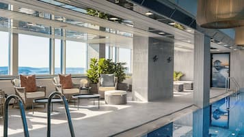 室內游泳池