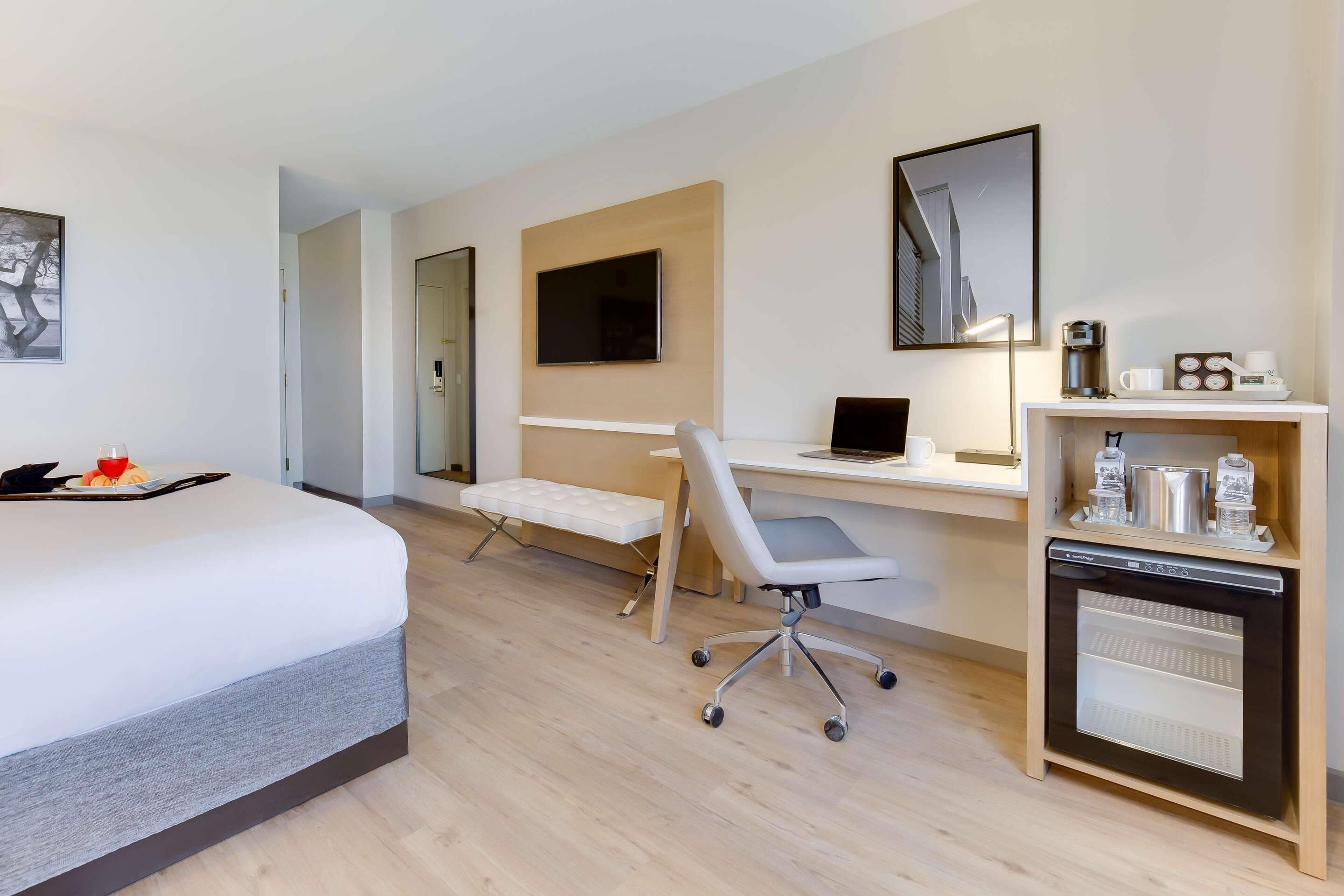 Photo - Radisson Hotel Phoenix Airport