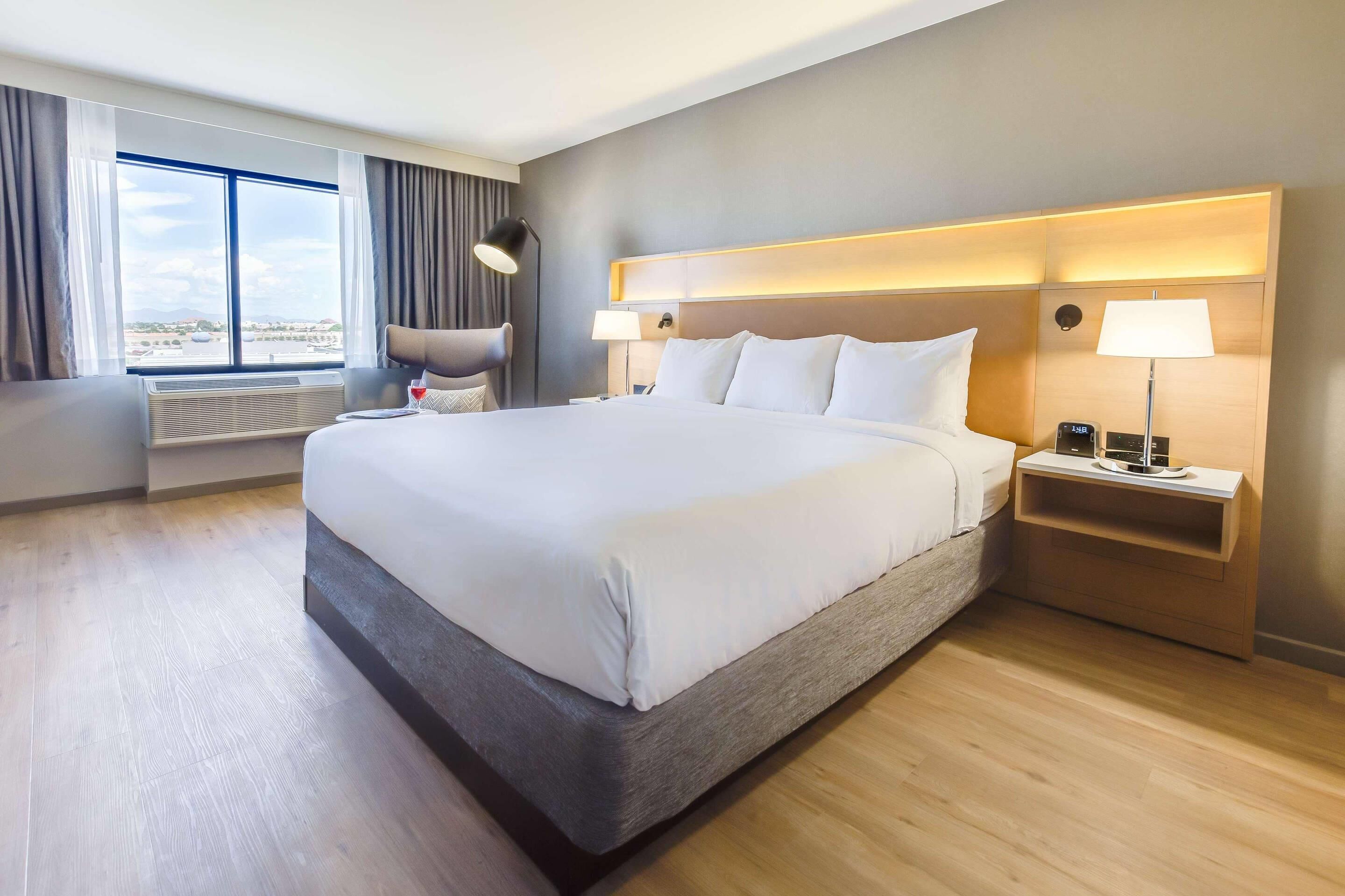 1 bedroom, pillow-top beds, desk, blackout curtains