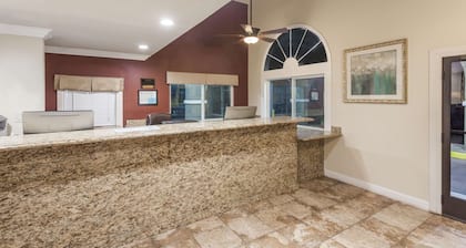 Travelodge by Wyndham Hemet CA