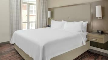 Premium bedding, in-room safe, desk, iron/ironing board