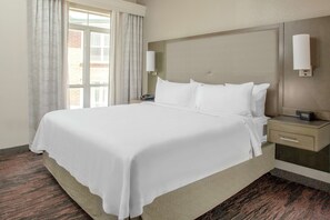 Premium bedding, in-room safe, desk, iron/ironing board