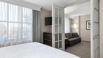 1 bedroom, premium bedding, desk, laptop workspace