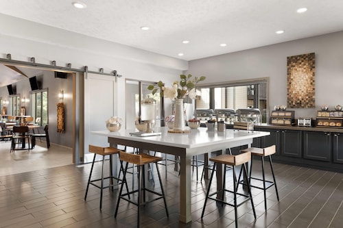 Eastland Suites Hotel & Conference Ctr, Trademark by Wyndham