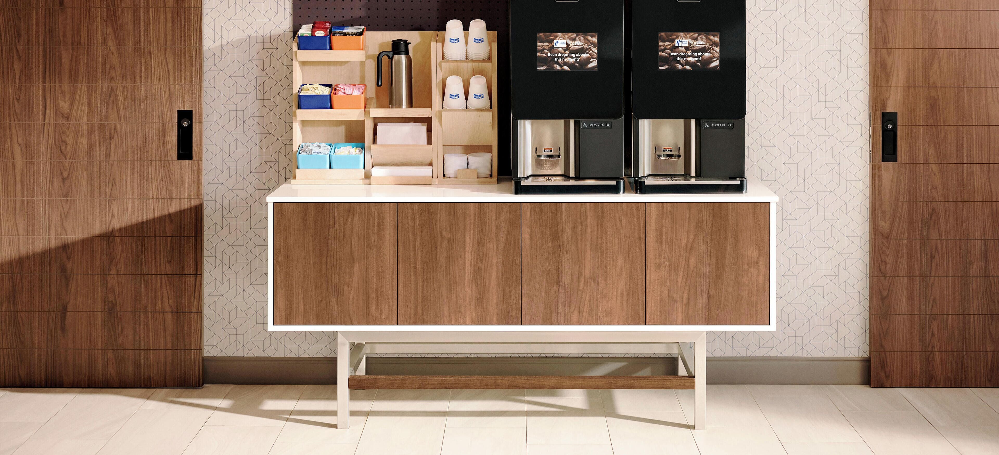 Photo - Holiday Inn Express Hotel & Suites Bradenton West by IHG