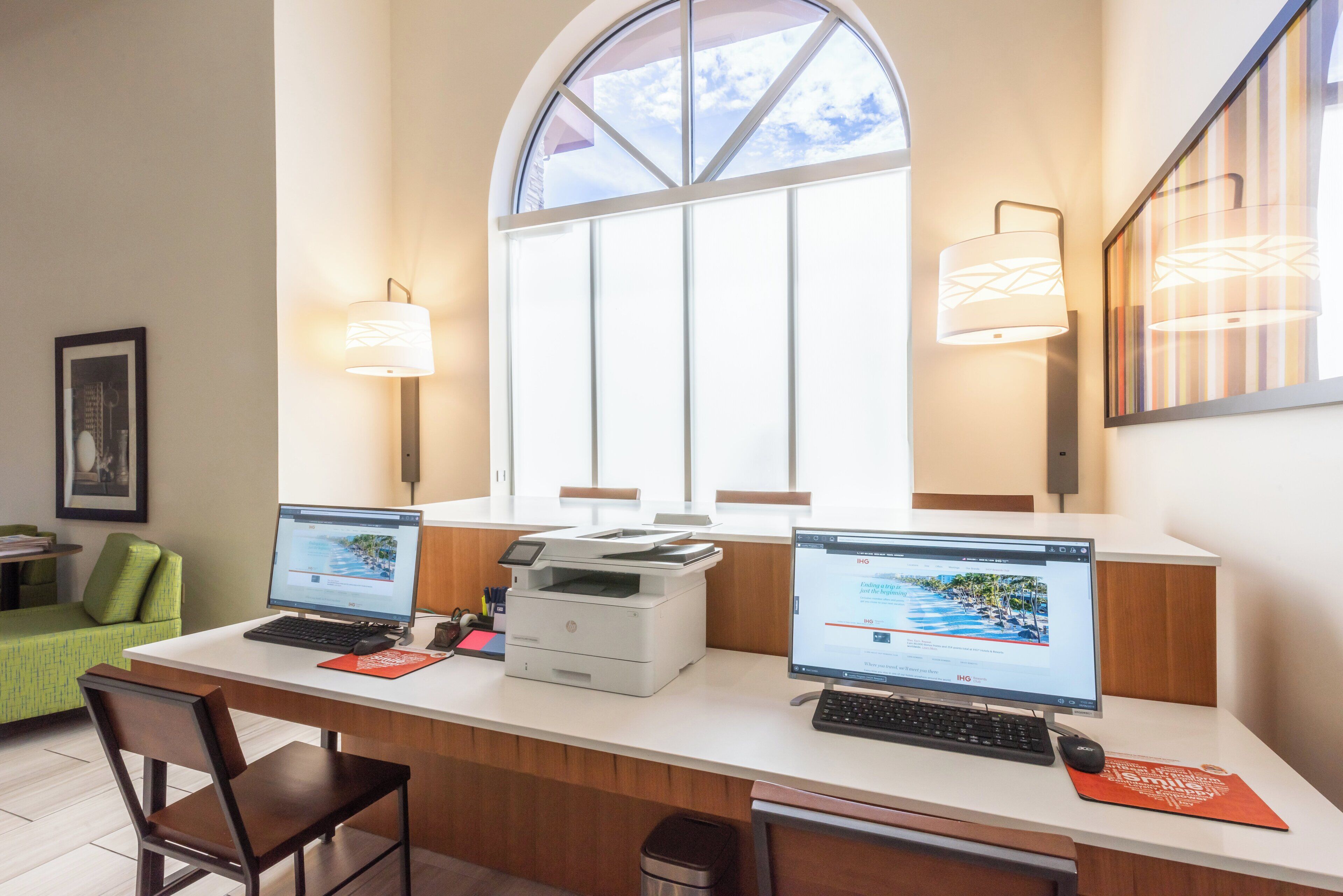 Photo - Holiday Inn Express & Suites Bradenton West by IHG