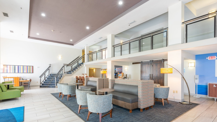 Holiday Inn Express & Suites Bradenton West by IHG