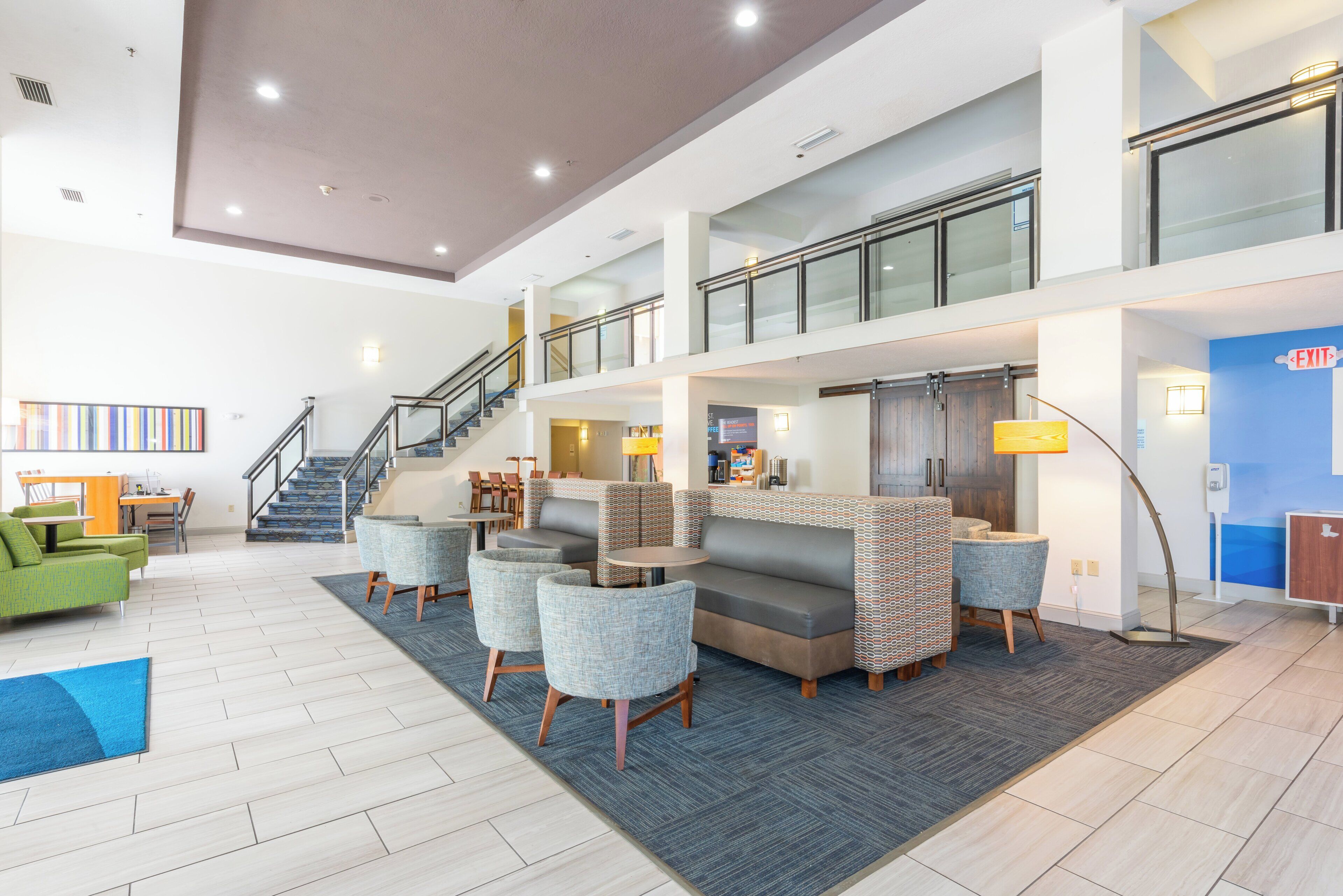 Photo - Holiday Inn Express & Suites Bradenton West by IHG