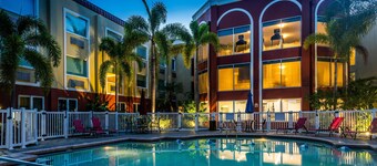 Holiday Inn Express & Suites Bradenton West by IHG