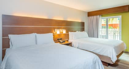 Holiday Inn Express & Suites Bradenton West by IHG