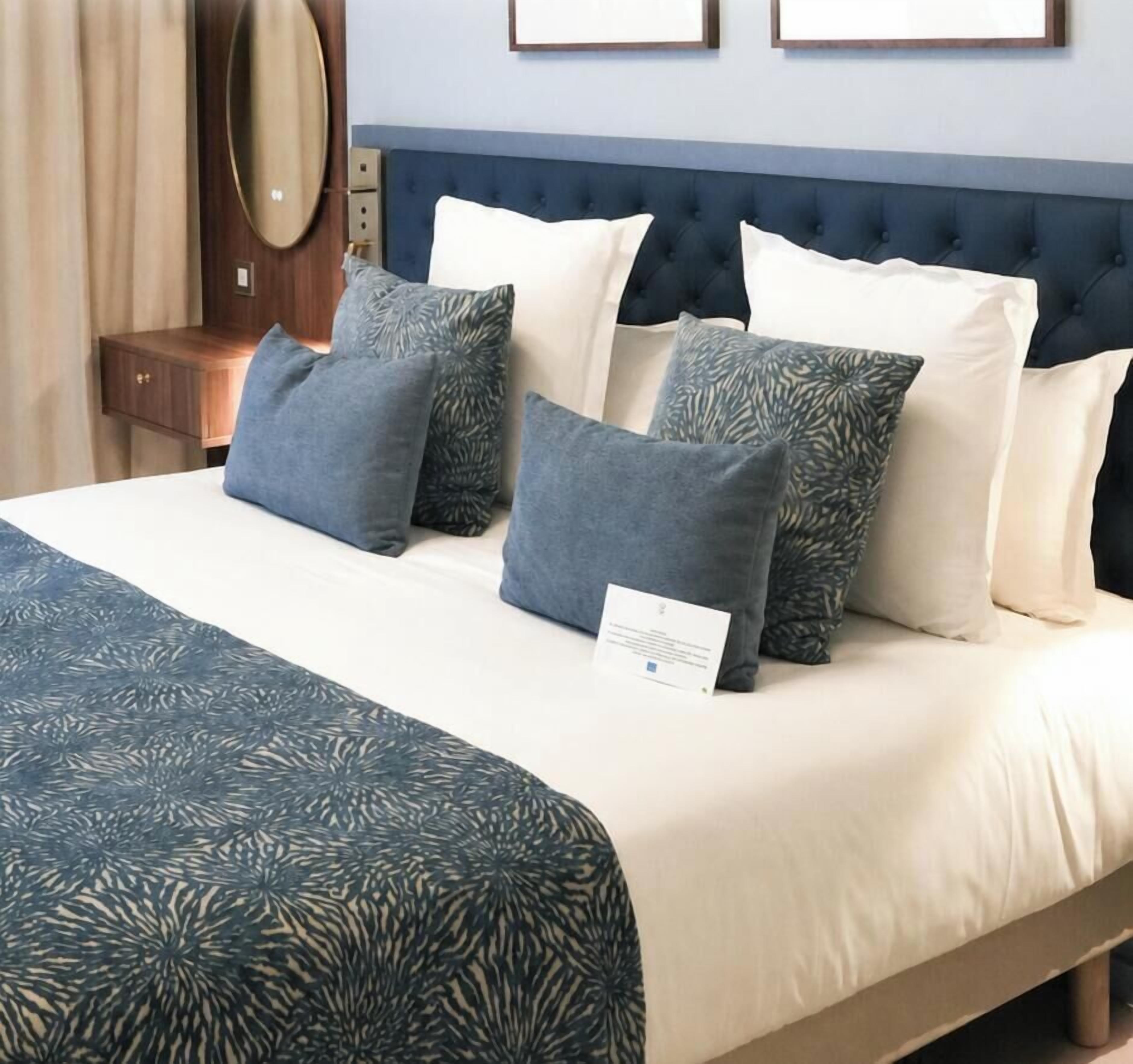 Premium bedding, minibar, in-room safe, desk
