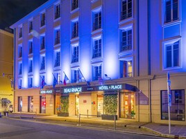 Façade de l’hébergement - soirée/nuit