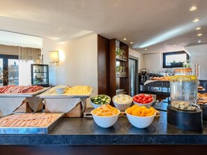 Ze serveren er lunch en diner 