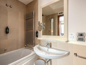 Junior Suite | Bathroom - B&B Hotel Firenze Pitti Palace al Ponte Vecchio (Florence)
