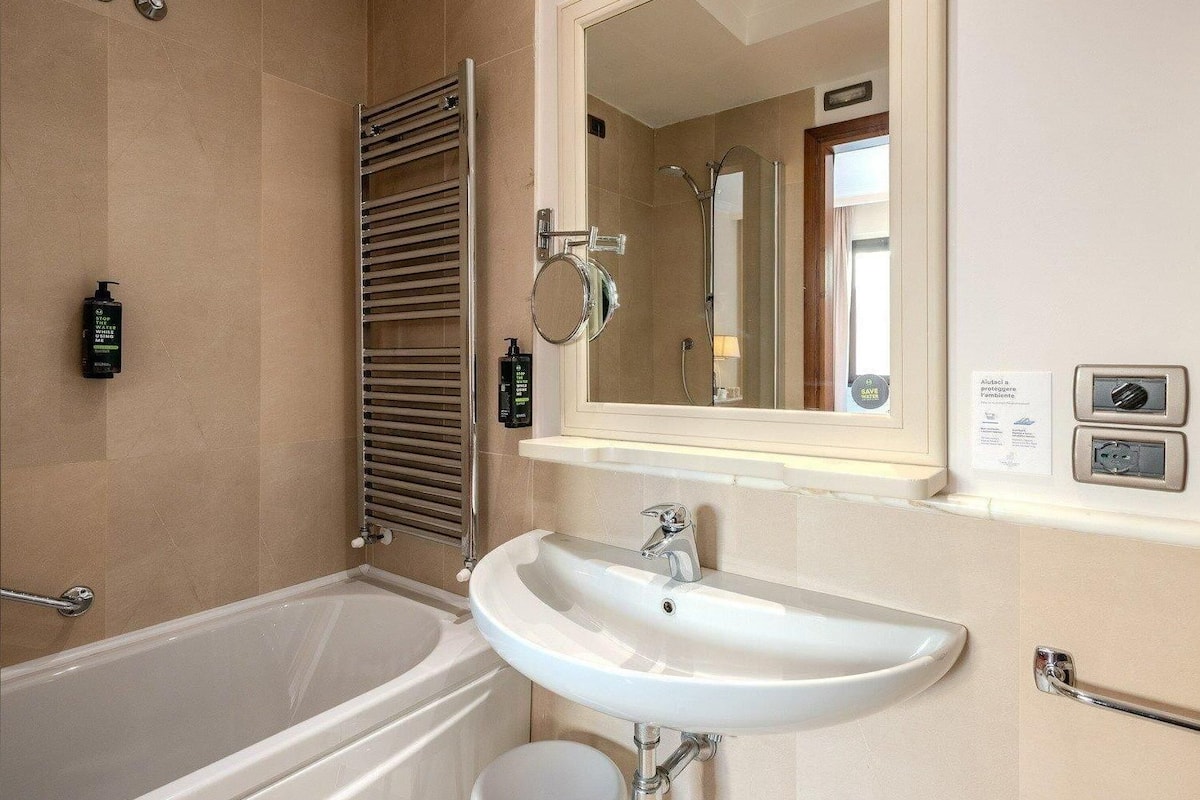 Suite Junior | Literie hypoallergénique, minibar, coffres-forts dans les chambres