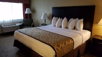 标准房, 1 张特大床, 无烟房, 冰箱和微波炉 | 办公桌、笔记本电脑工作区、遮光窗帘、熨斗/熨衣板