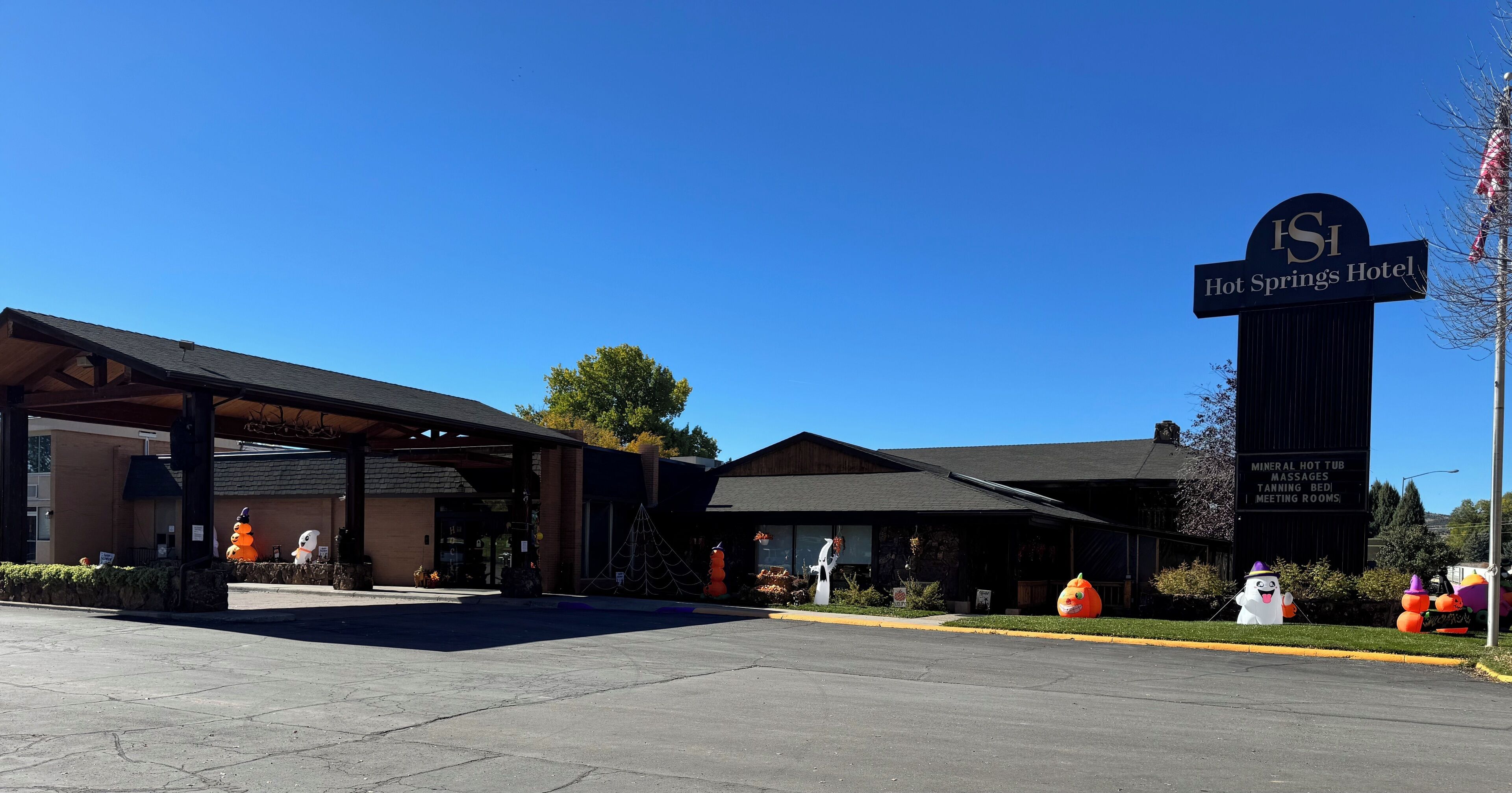 Vista frontal de la propiedad