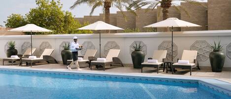 Outdoor pool, pool loungers