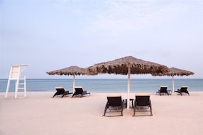 Privatstrand, Cabañas (kostenlos), Liegestühle, Sonnenschirme