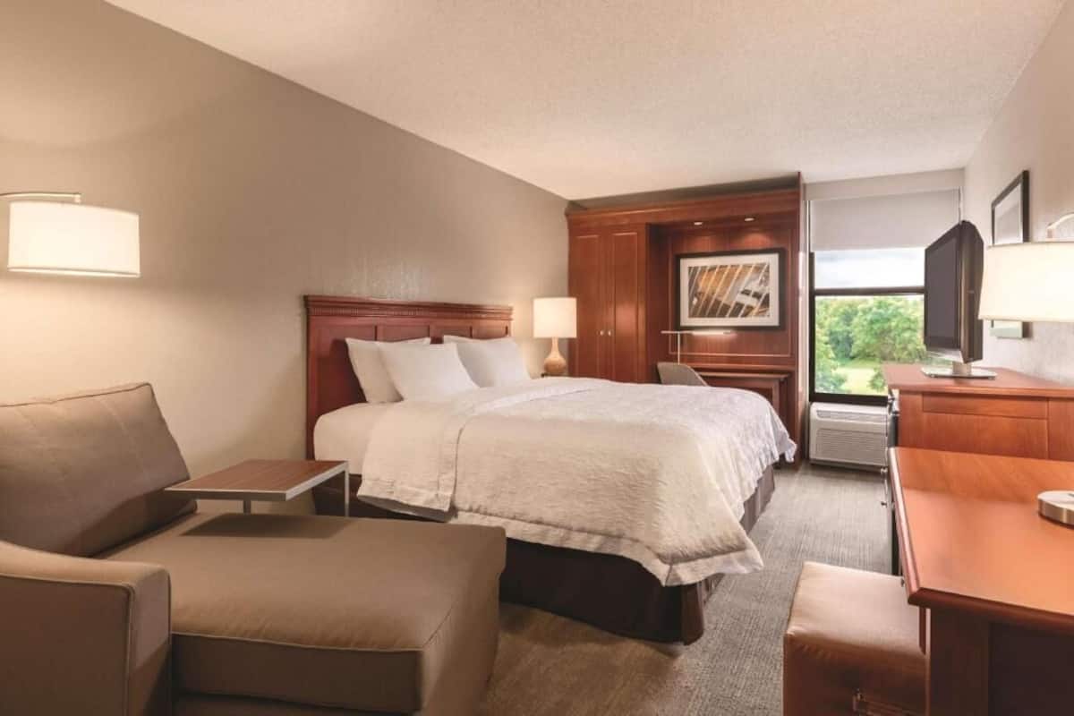 Premium bedding, pillowtop beds, in-room safe, iron/ironing board