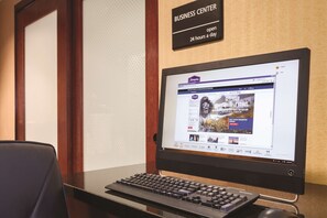Business center - Hampton Inn Des Moines-Airport (Des Moines)