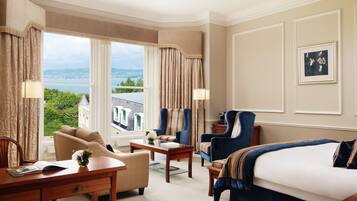Premium bedding, in-room safe, desk, laptop workspace