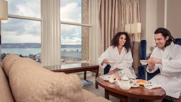 Junior-Doppelzimmer, 1 King-Bett | Hochwertige Bettwaren, Zimmersafe, Schreibtisch