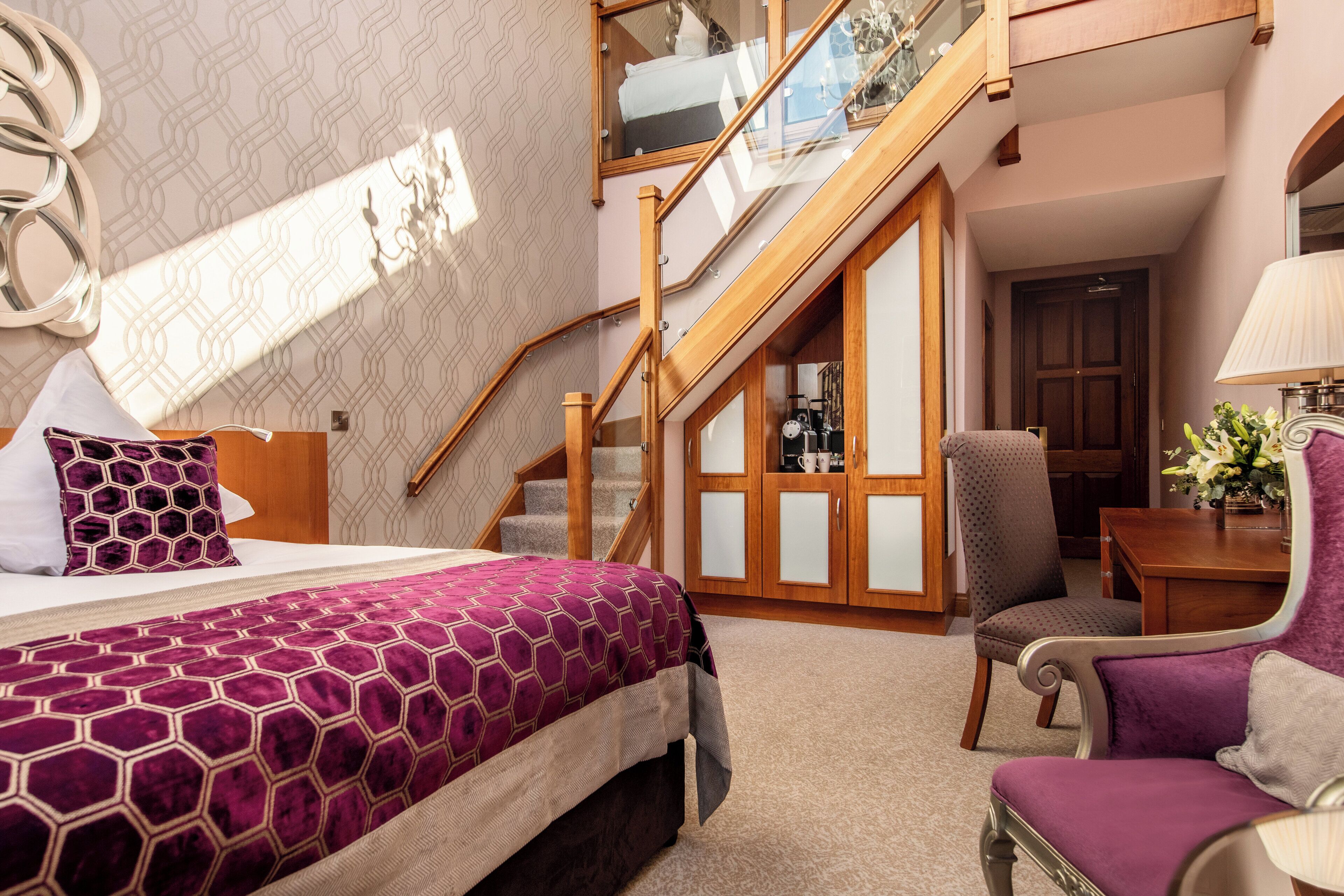 Premium bedding, in-room safe, desk, laptop workspace