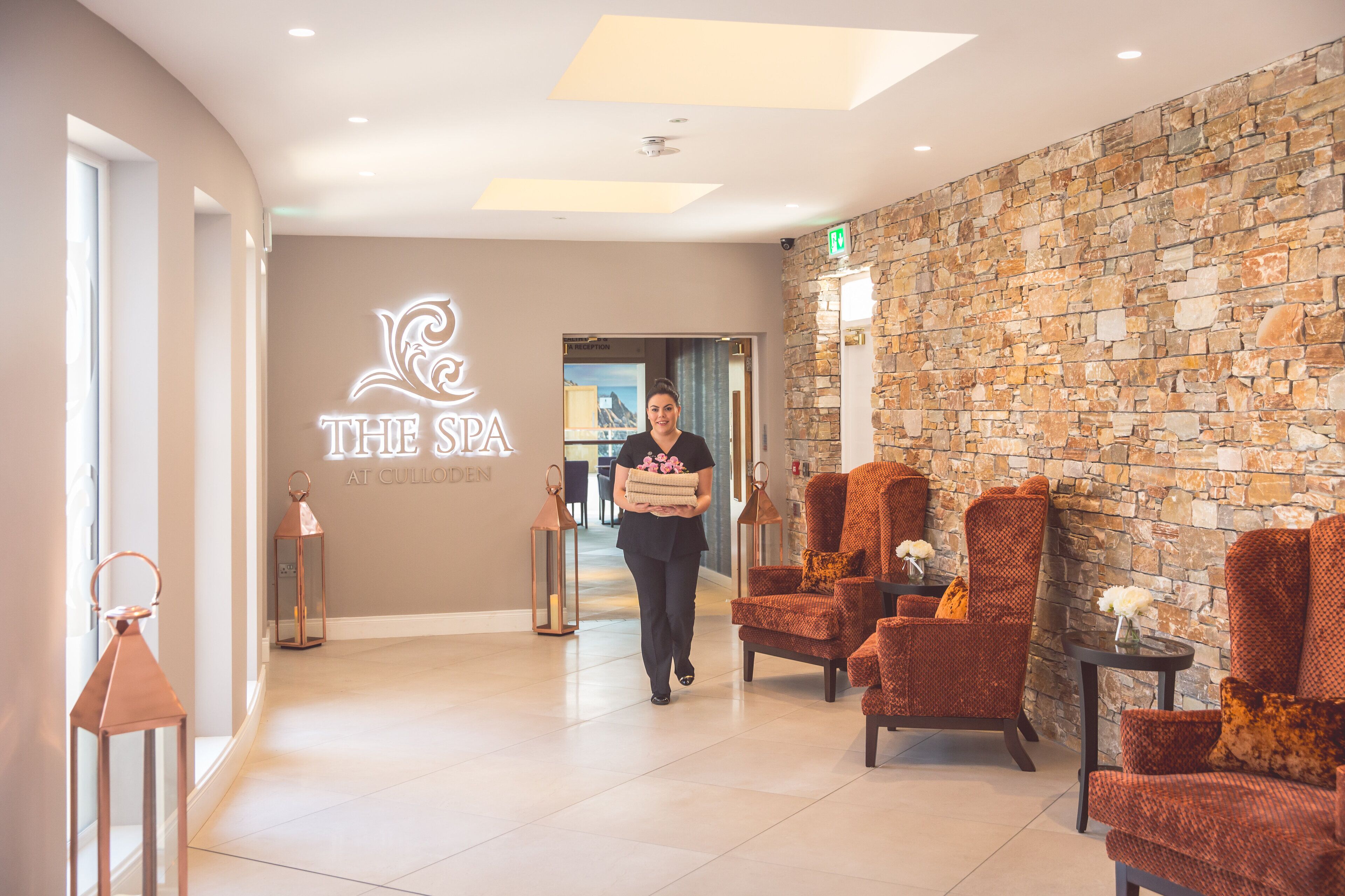 body treatments, hydrotherapy, aromatherapy, body wraps, body scrubs