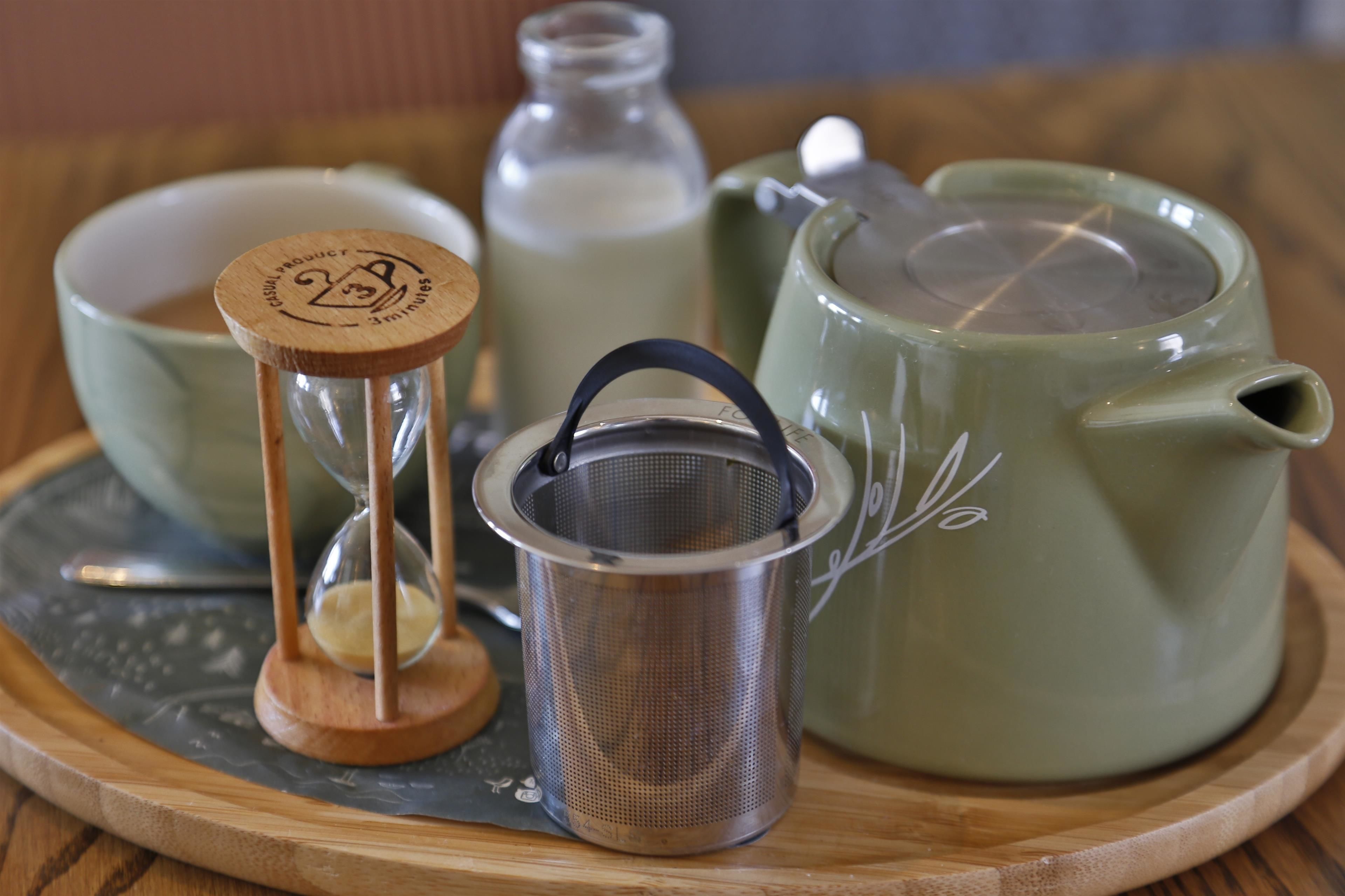 daily full breakfast (gbp 16.95 per person)