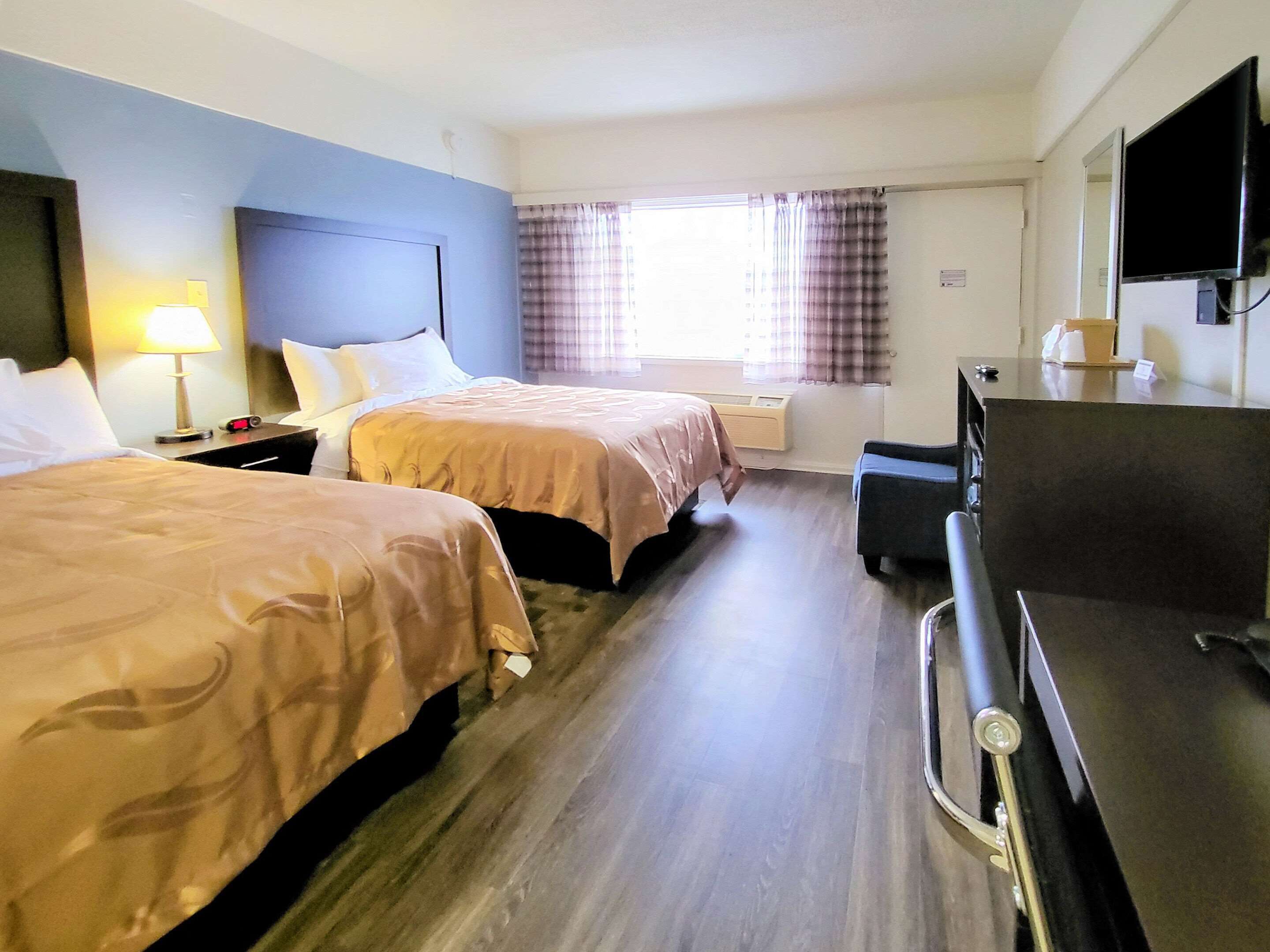 Iron/ironing board, free WiFi, bed sheets, alarm clocks