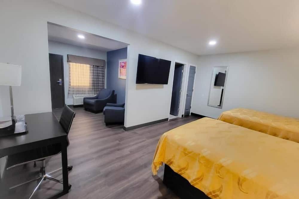 Motel 6 Norfolk, VA – East Little Creek