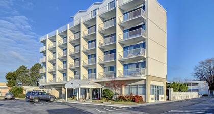 Motel 6 Norfolk, VA – East Little Creek