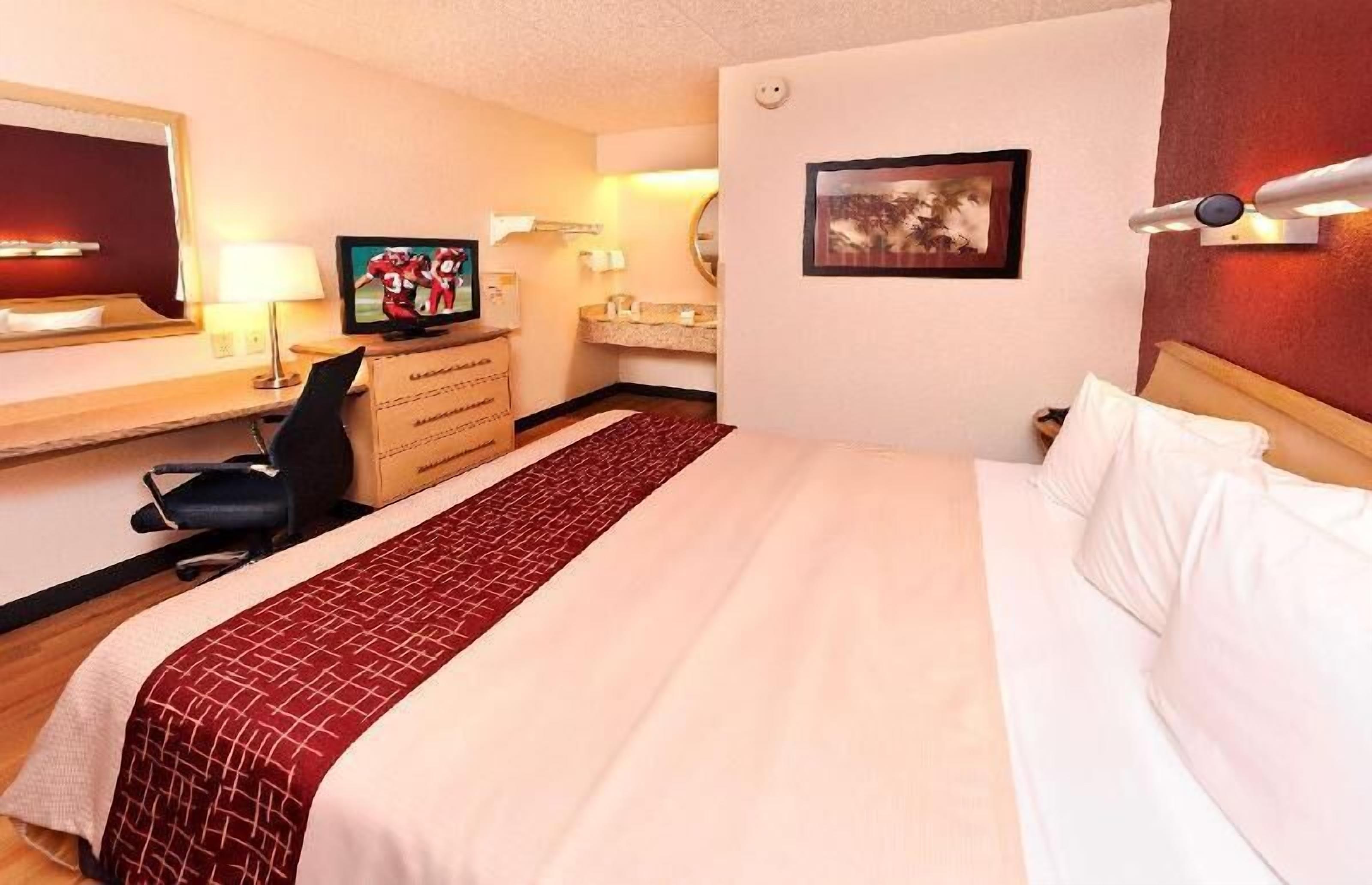 In-room safe, desk, blackout drapes, free cribs/infant beds