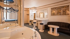Suite, 1 King-Bett, Nichtraucher, Whirlpool | Verdunkelungsvorhänge, Bügeleisen/Bügelbrett, Zustellbetten