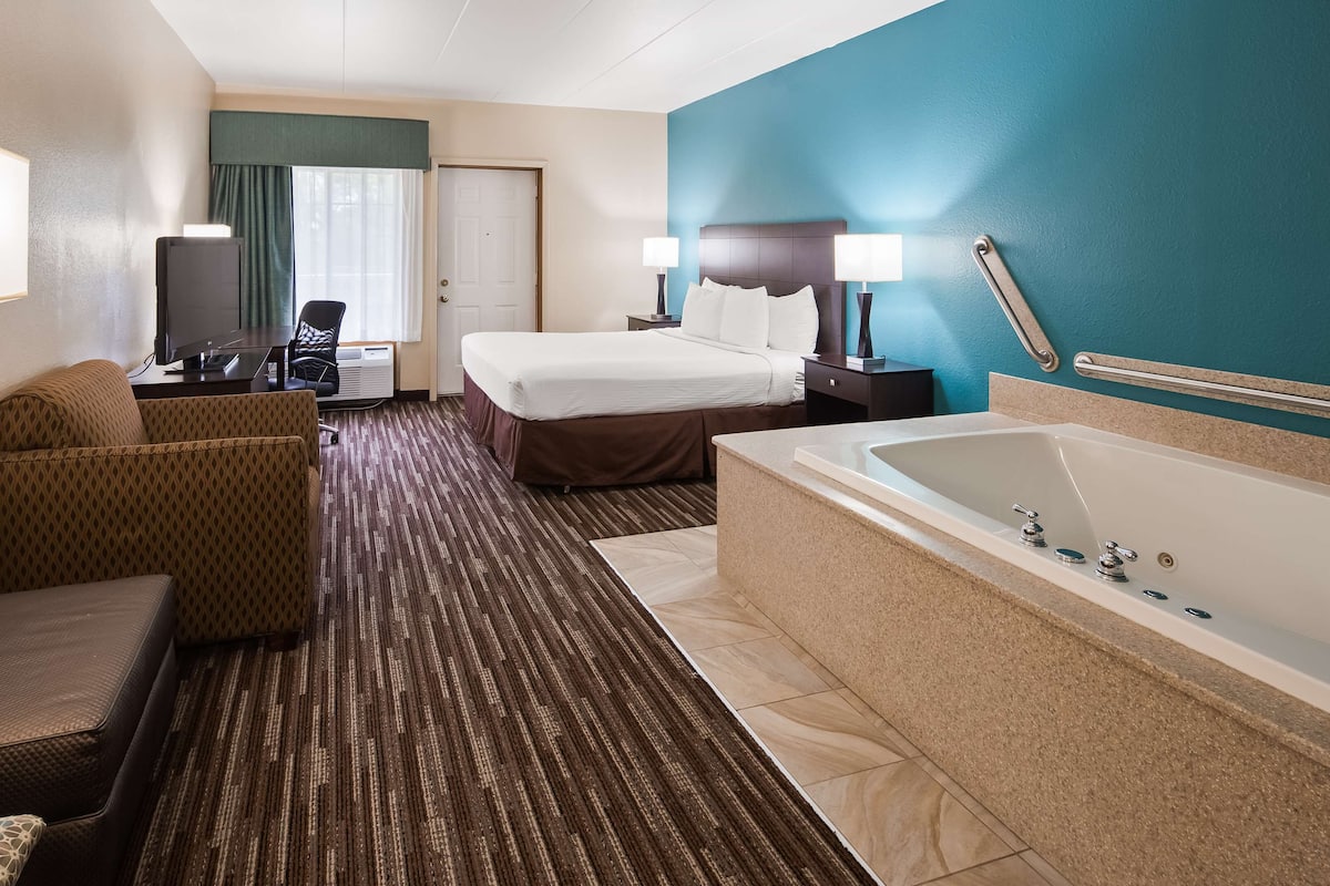 1 bedroom, blackout drapes, iron/ironing board, rollaway beds