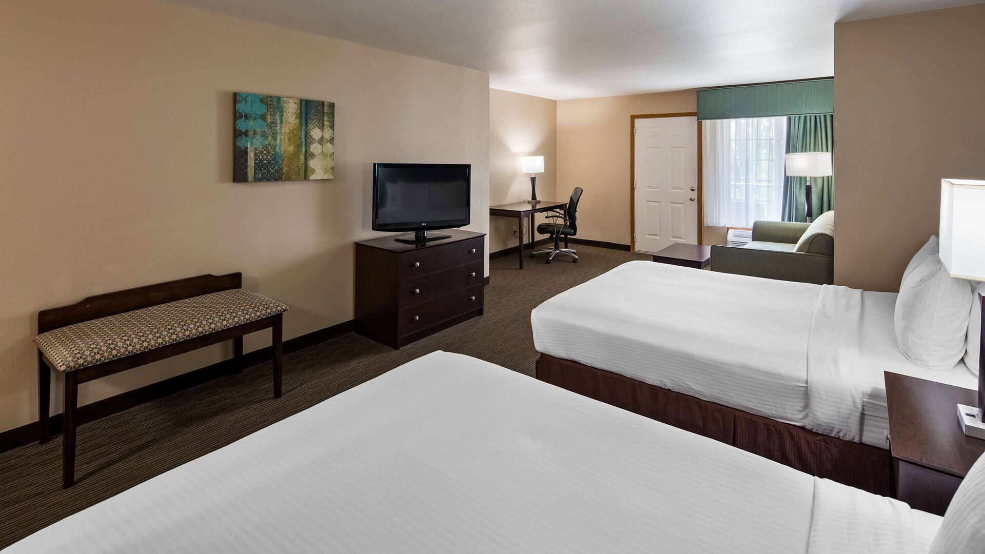 Blackout drapes, iron/ironing board, rollaway beds, free WiFi
