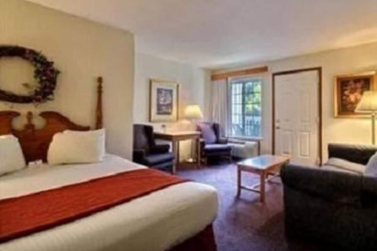 Blackout drapes, iron/ironing board, rollaway beds, free WiFi