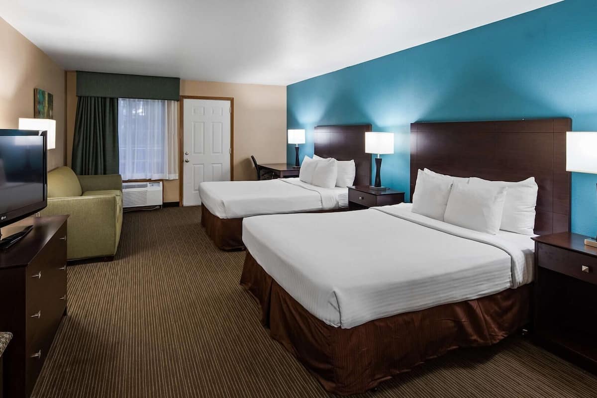 Blackout drapes, iron/ironing board, rollaway beds, free WiFi