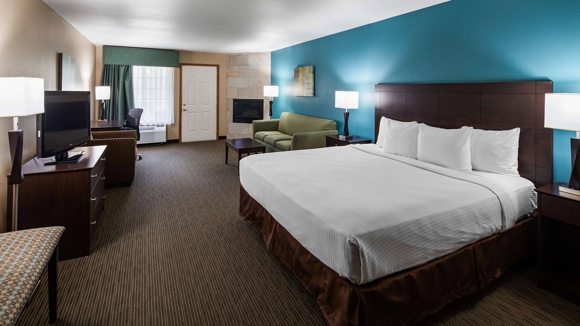 Blackout drapes, iron/ironing board, rollaway beds, free WiFi