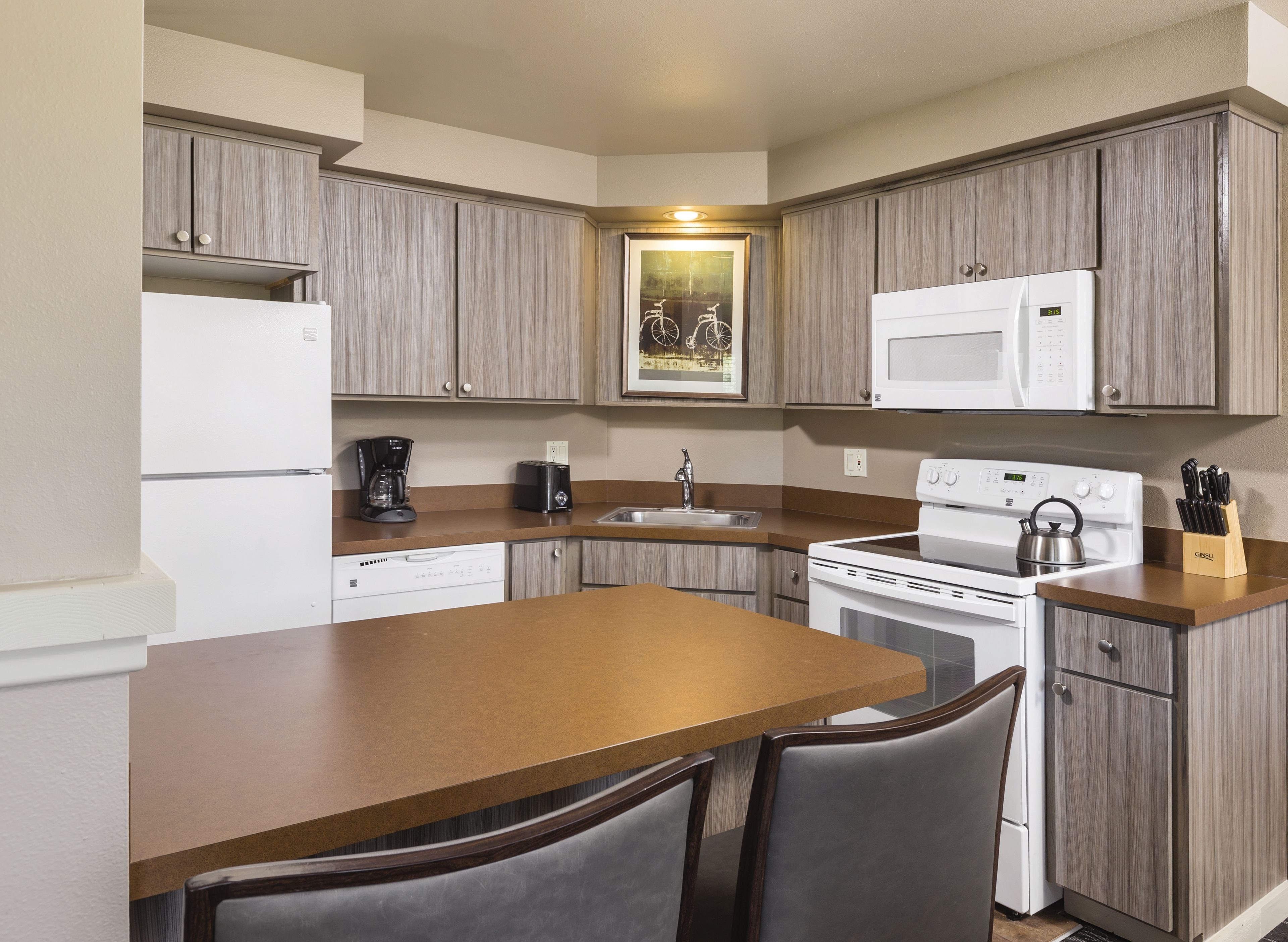 standard condo, 2 bedrooms, non smoking, kitchen | private kitchen | fridge, microwave, stovetop, dishwasher