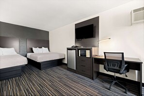 Desk, laptop workspace, iron/ironing board, free WiFi
