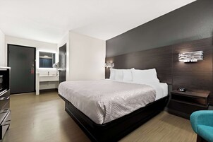 Habitación estándar, 1 cama de matrimonio grande, no fumadores | Escritorio y espacio para trabajar con un portátil