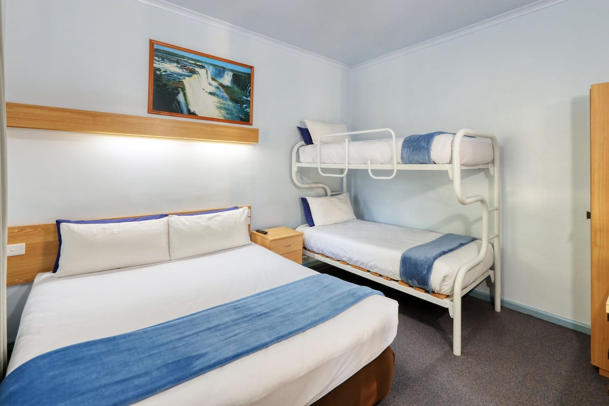 Laptop workspace, iron/ironing board, free WiFi, bed sheets