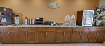 Econo Lodge at Military Circle