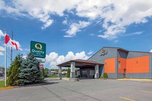 Exterior - Quality Inn Peterborough (Peterborough)