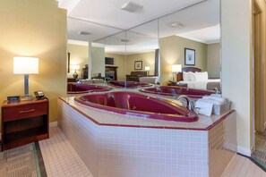 Second Floor, Suite, 1 King Bed, Non Smoking (Not Pet Friendly) | Egyptian cotton sheets, premium bedding, down comforters, desk